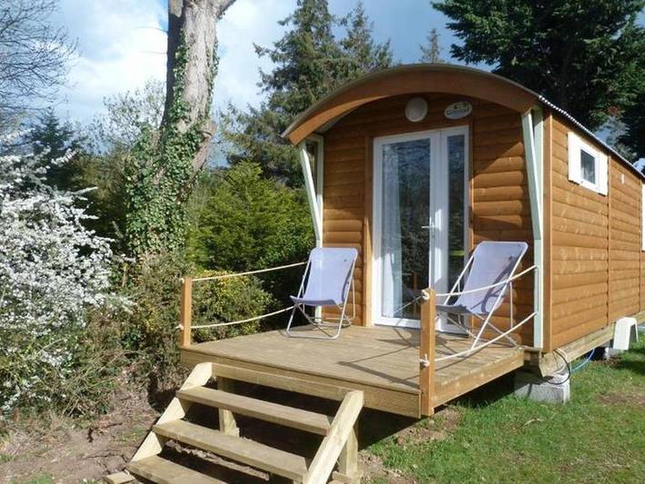 Camping pour 4 personnes, avec Terrasse et Piscine
