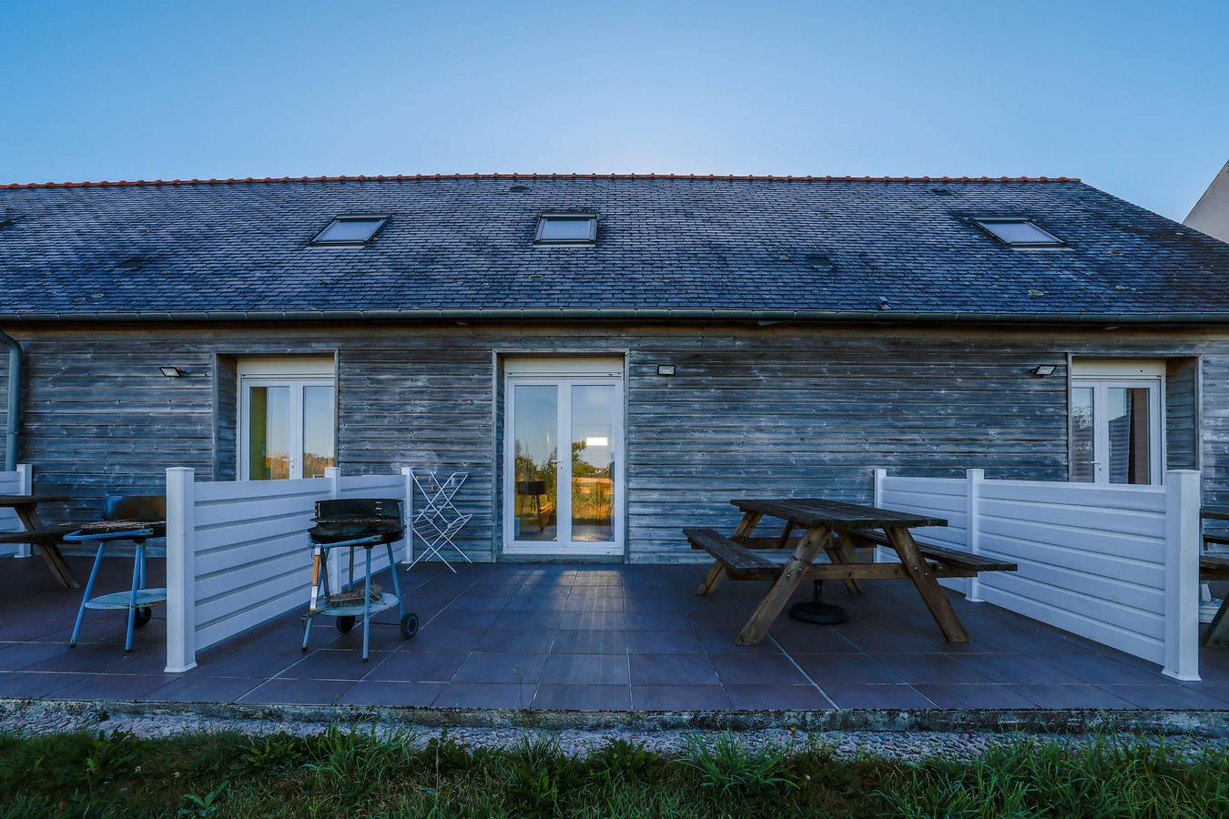Petite maison 'Gite L'hermine' avec terrasse privée, jardin partagé et Wi-Fi in Cast, Région de Châteaulin