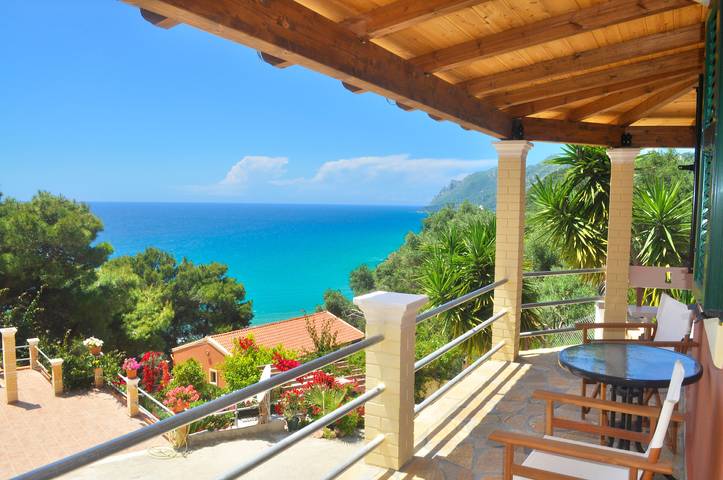 Ferienwohnung für 2 Personen, mit Meerblick und Balkon/Terrasse sowie Garten und Ausblick in Griechenland