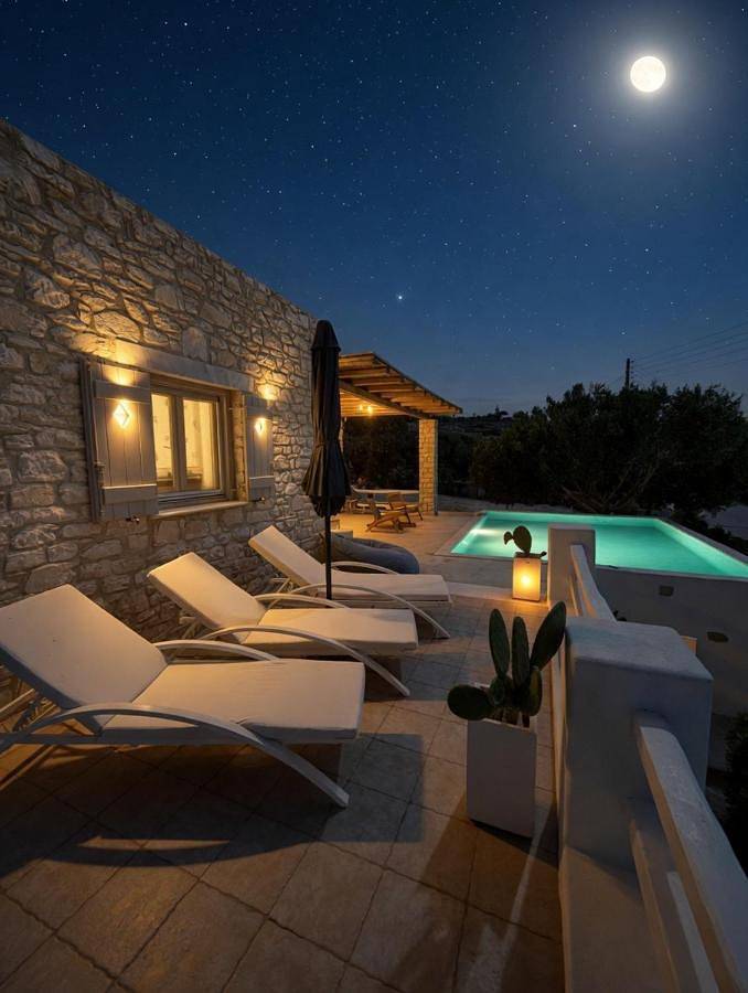 Villa voor 8 personen, with Balkon and Terras as well as Tuin and Zwembad in Aliki