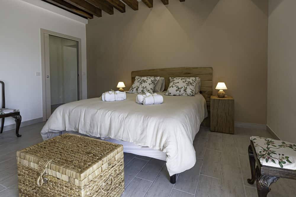 Charming 4-star gite on a farm in Champagne, private Jacuzzi in Châtillon-sur-Morin, Marne