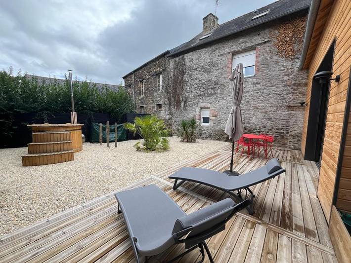 Location de vacances pour 2 personnes, avec jardin ainsi que terrasse et jacuzzi à Lohéac - 4