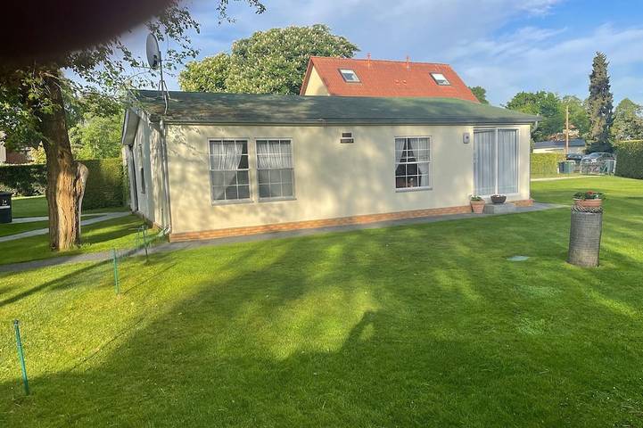 Ferienhaus für 4 Personen, mit Garten und Terrasse in Berlin