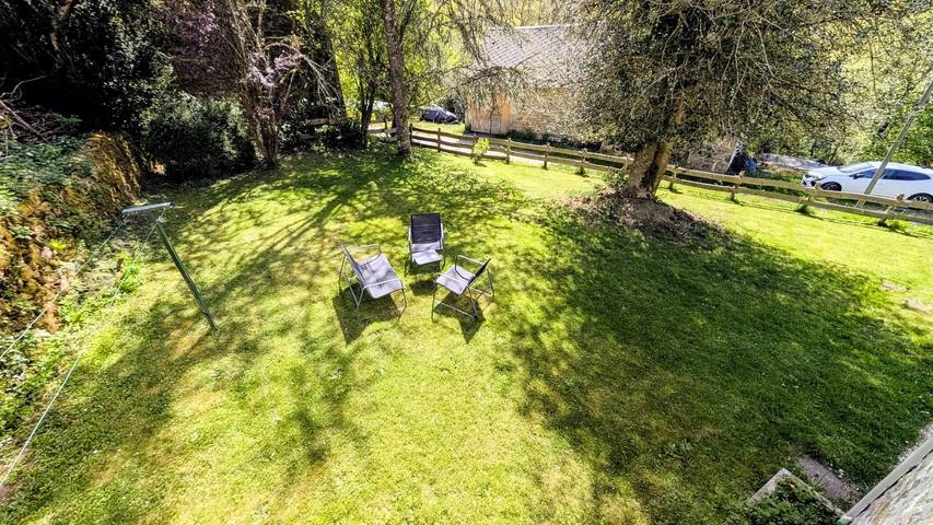 Gîte pour 6 personnes, avec jardin à Beaumont-du-Lac - 4