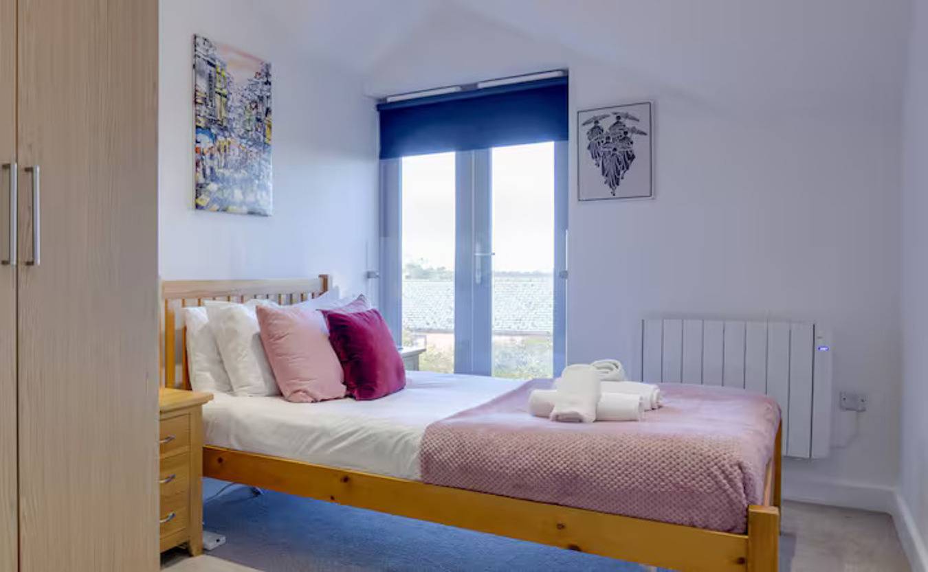 Entire apartment, Stylish and Modern Flat with Free Parking - Pass the Keys in Abbey Ward, Cambridge