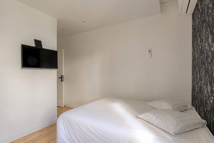 Gîte pour 2 personnes, avec vue et terrasse à Loyettes - 4