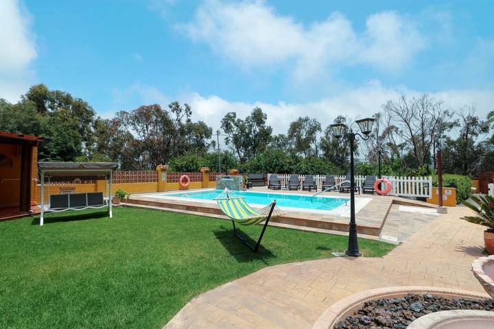 Villa pour 10 personnes, avec Terrasse ainsi que Jardin et Piscine à Moya