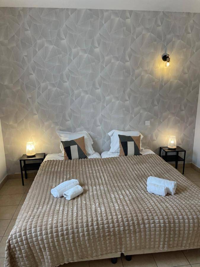 Deluxe Double Room in Le Thoronet, Région de Draguignan