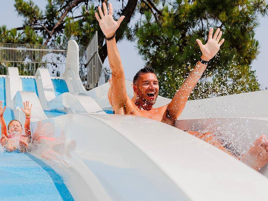 Flower Camping L’Escale du Perthuis - Mobilhome 4 personnes - Standard 26m² 2 chambres + terrasse (coté terre) in La Tranche-sur-Mer, Vendée