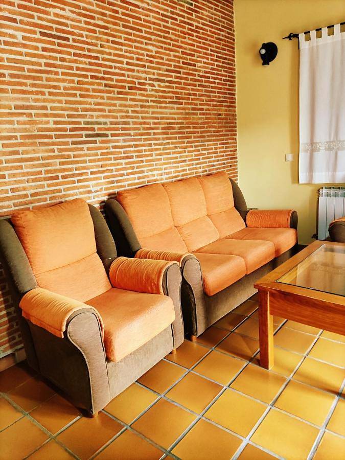 Apartamento entero, Casa Rural Puerta del Sol de 3 habitaciones in Candelario, Provincia de Salamanca