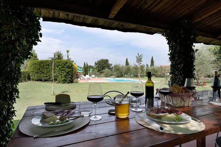 Agriturismo für 6 Personen, mit Whirlpool und Garten sowie Pool in der Toskana