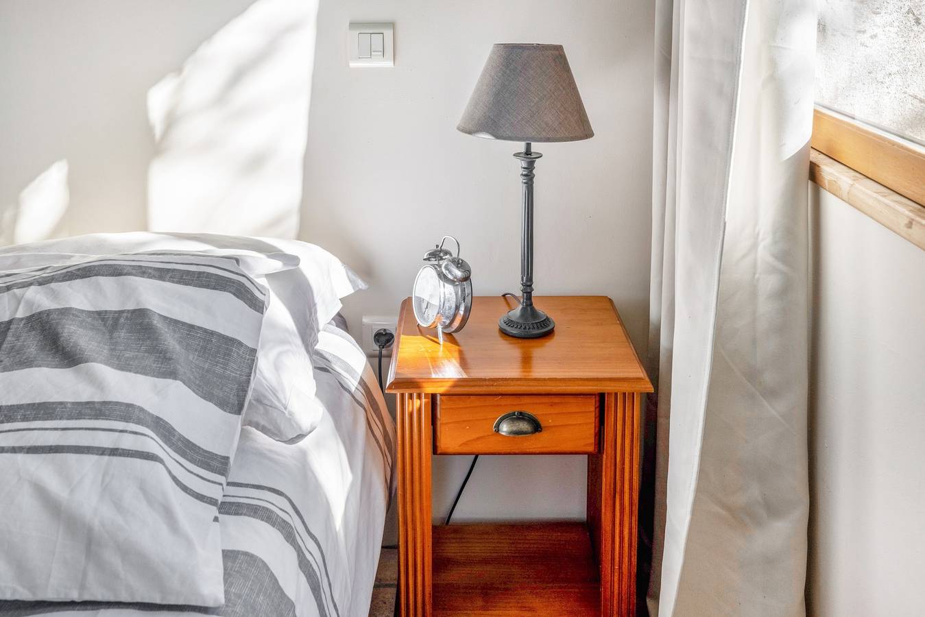 Chambre d'hôtes « Chambre Pissaro » avec piscine partagée, terrasse privée et Wi-Fi in Sanxay, Vienne (France)