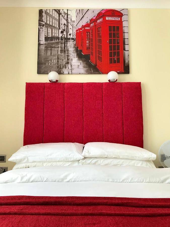 B&b for 3 people in Plymouth