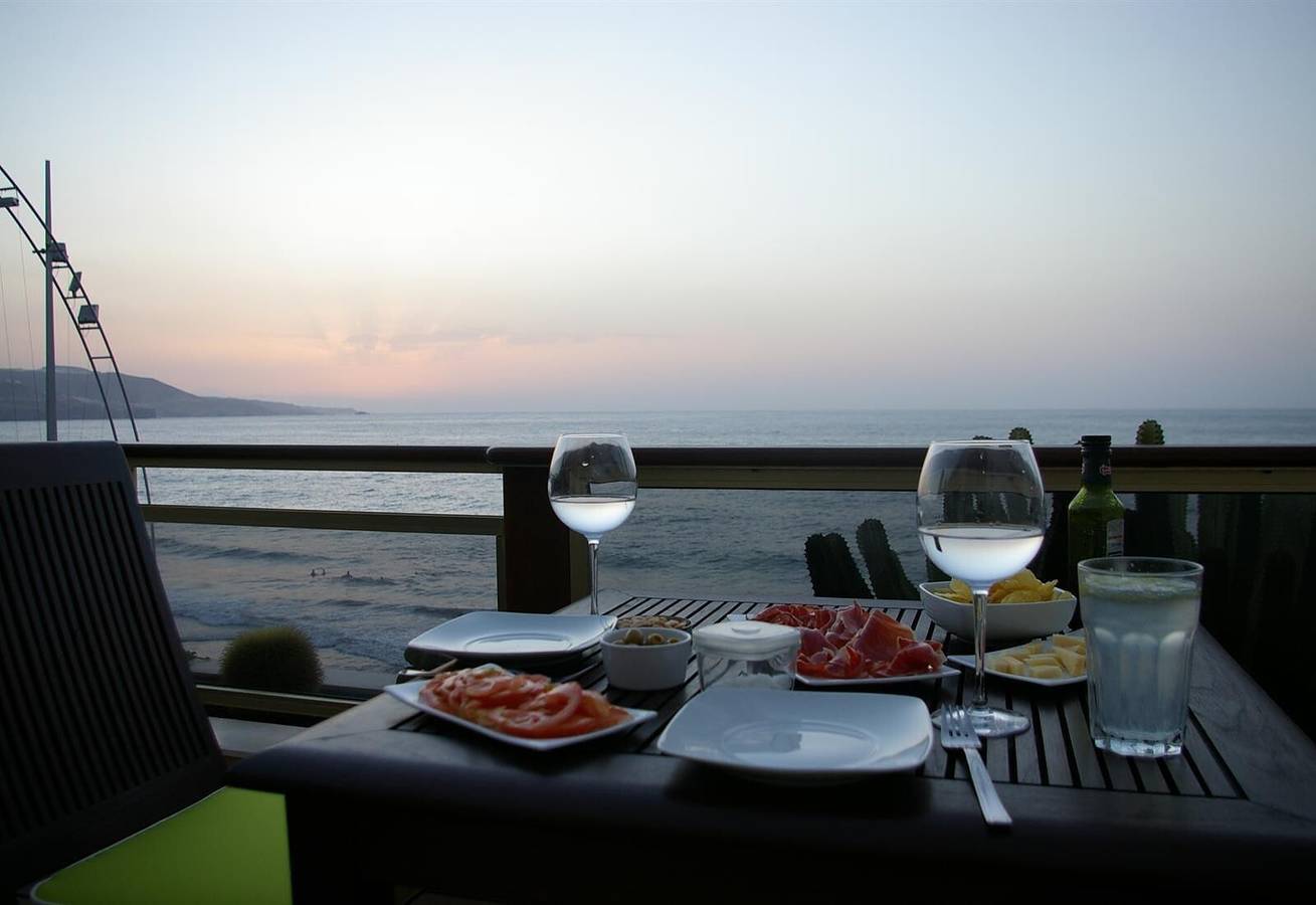 Apartamento entero, Apartamento "Fabulous Canteras first Beachfront" con vistas al mar, Wi-Fi y terraza in Las Palmas de Gran Canaria Centre, Las Palmas de Gran Canaria