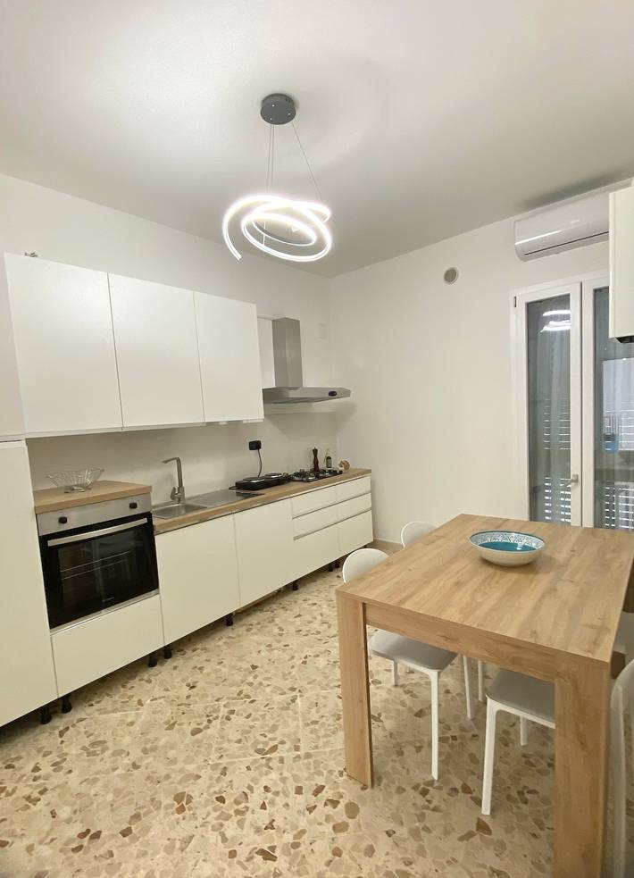 Apartment 'Dimora Di Vagno' mit Meerblick, Balkon und Klimaanlage in Mola di Bari, Bari Provinz