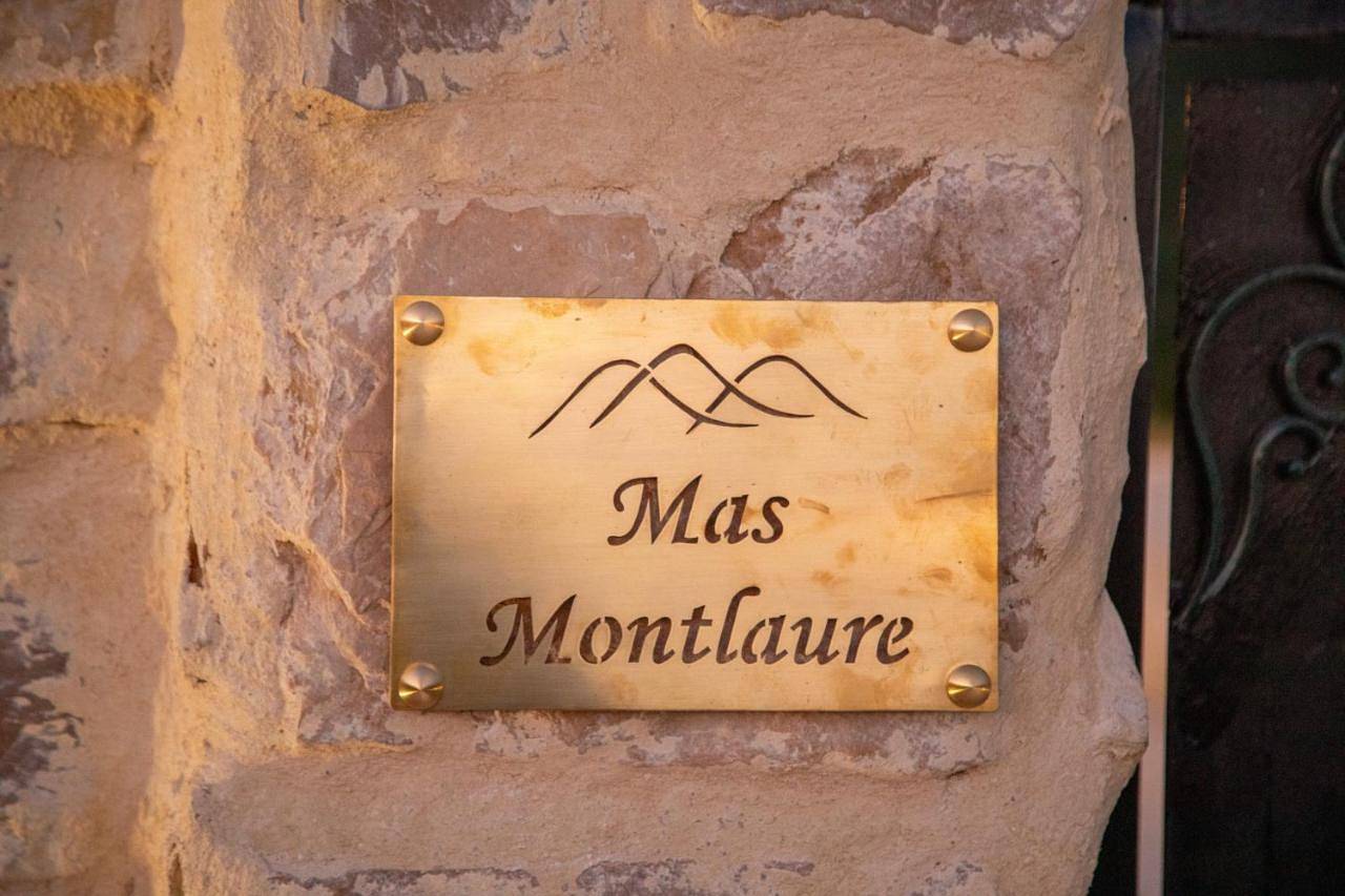 La roulotte, confort - chevaux & cuisine équipée in Montlaux, Région de Forcalquier