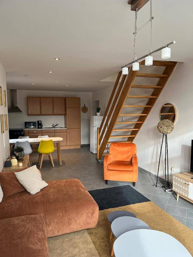 Gîte pour 4 personnes, avec vue et jardin à Léglise