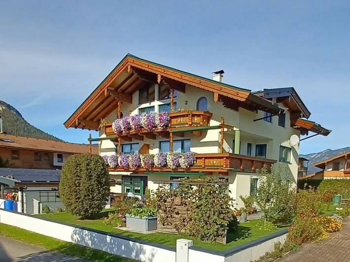 Kalkstein im Haus Ursula in Loferer und Leoganger Steinberge, Sankt Johann in Tirol