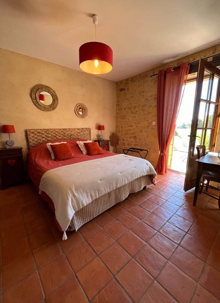 Chambre d’hôte pour 2 personnes, avec jardin et jacuzzi, animaux acceptés en Dordogne
