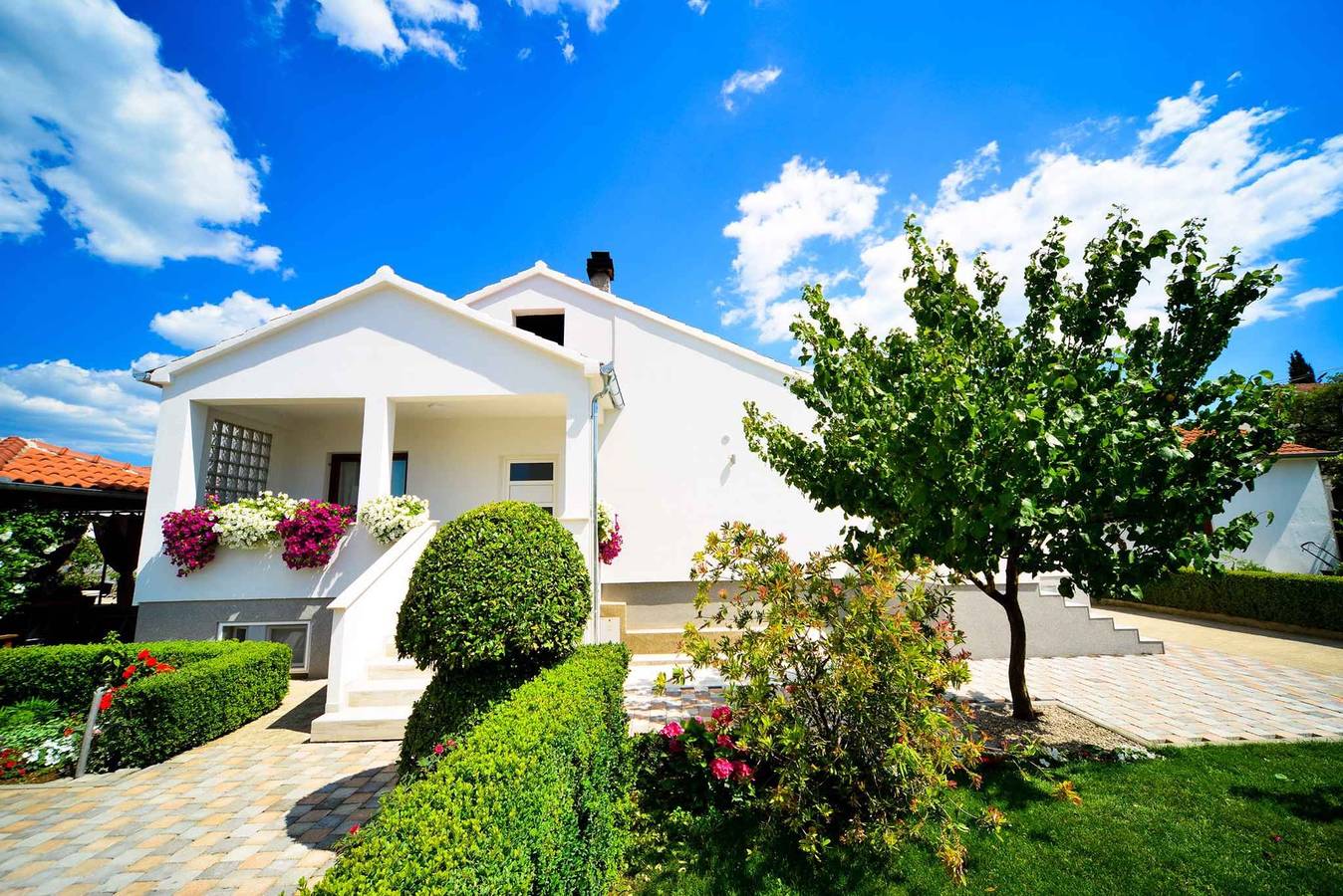 Apartamento vacacional entero, Apartamento de vacaciones con piscina  in Biograd na Moru, Region de Zadar