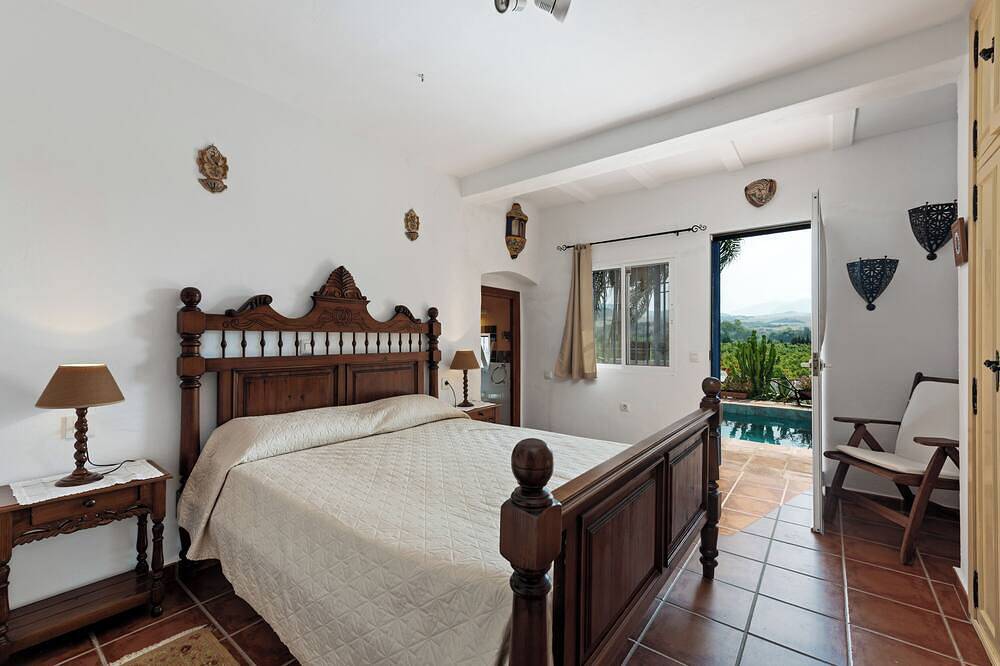 Country House 'Los 2 Cedros' with Mountain View, Wi-Fi and Air Conditioning in San Pablo de Buceite, Jimena de la Frontera