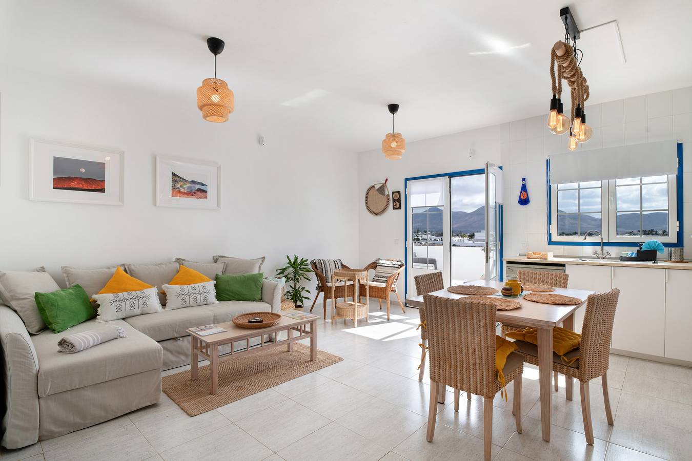 Ganze Wohnung, Ferienwohnung 'Atlantic Soul' mit Meerblick, privater Terrasse und Wlan in Playa Blanca, Yaiza
