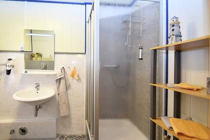 Ferienhaus für 5 Personen, mit Terrasse und Garten in Blankenburg - 4