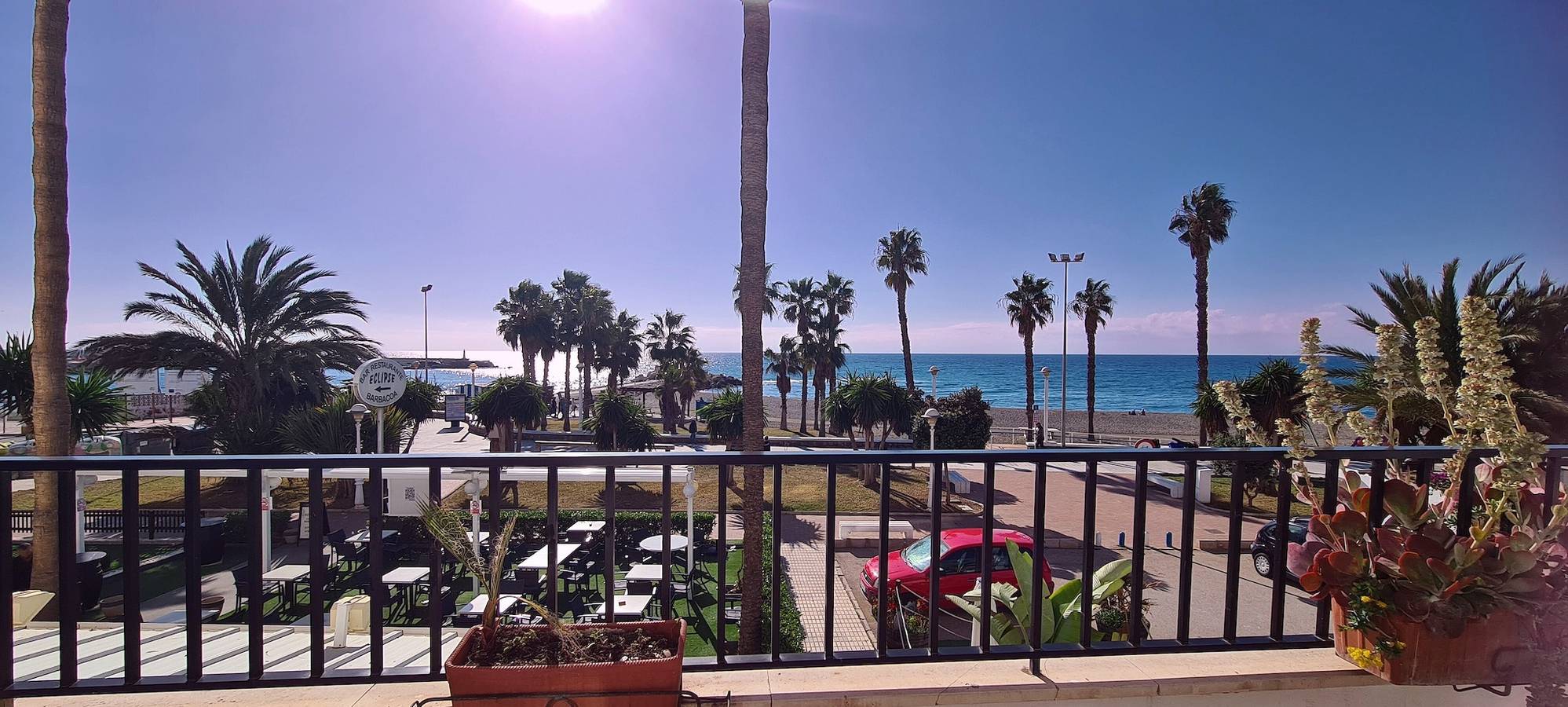 Apartamento entero, Apartamento 'Beach Panorama Caleta' Frente al mar y aire acondicionado in Urbanización Villa del Mar, Vélez-Málaga