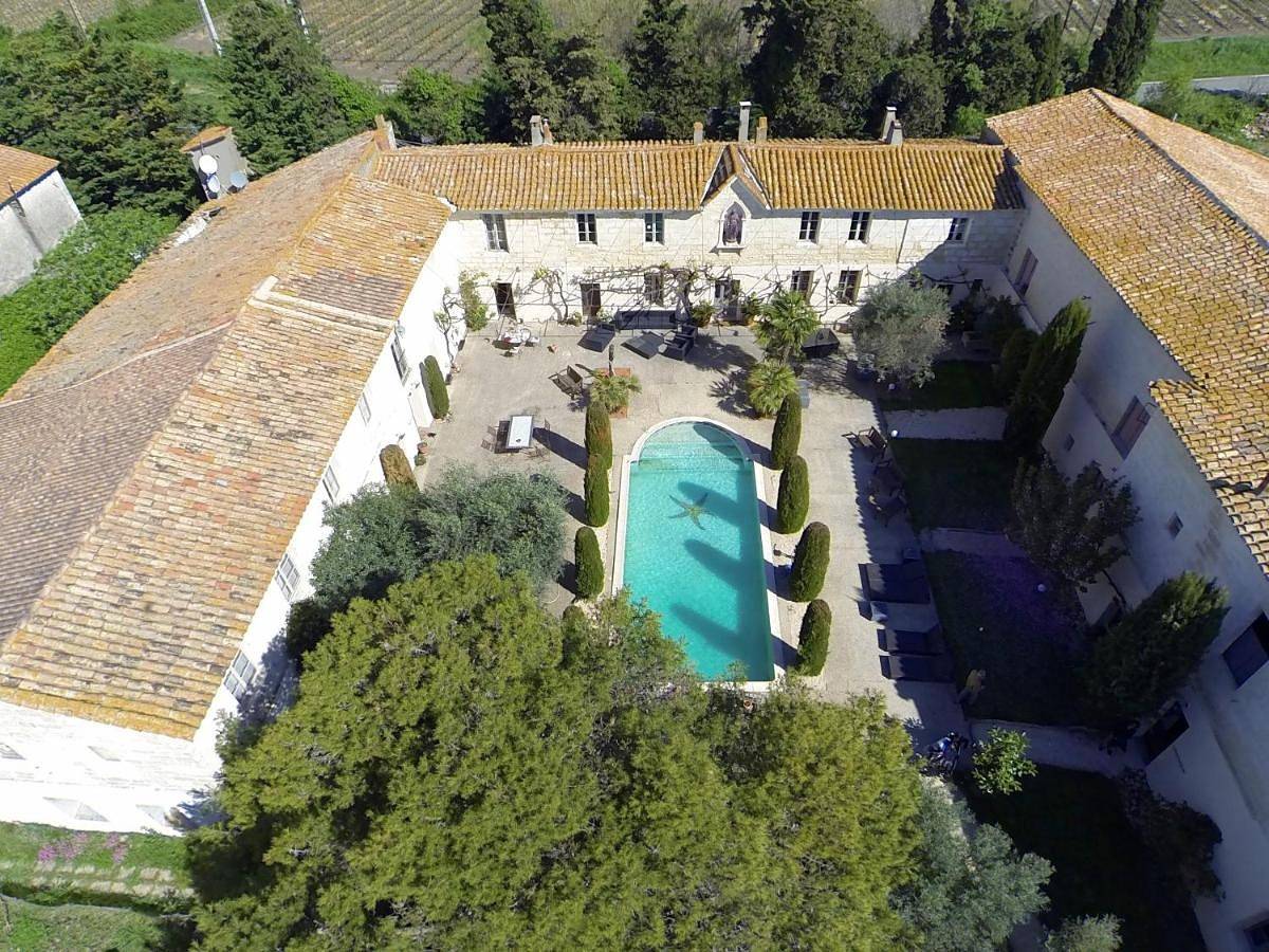 Double Room with Garden View in Saint-Gilles, Région de Nîmes
