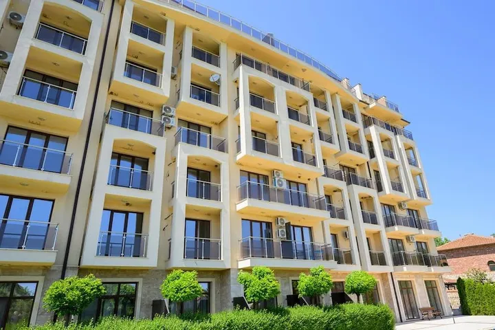 Apartamento de vacaciones para 4 personas, con vistas y jardín además de piscina y sauna - 1