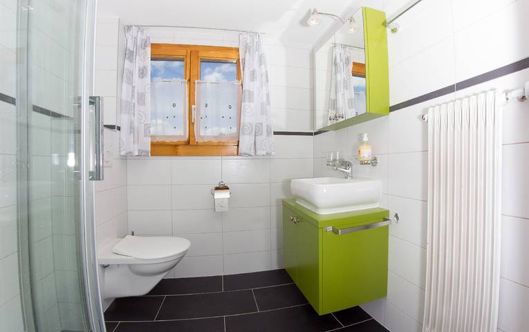 Gîte pour 6 personnes, avec balcon, adapté aux familles à Grächen - 4