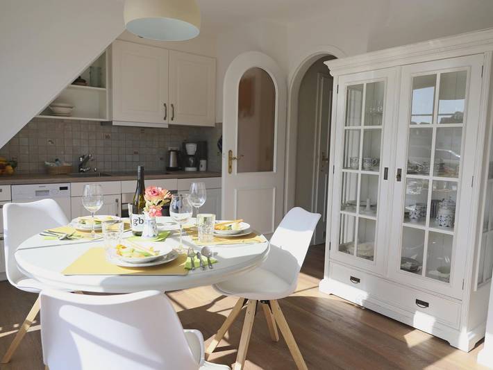 Ganze Wohnung, Wenningstedt – Ruhige 2-Zimmer-Wohnung nahe Strand mit Süd-Balkon in Nordfriesische Inseln (Schleswig-Holstein) (Schleswig-Holstein), Wenningstedt