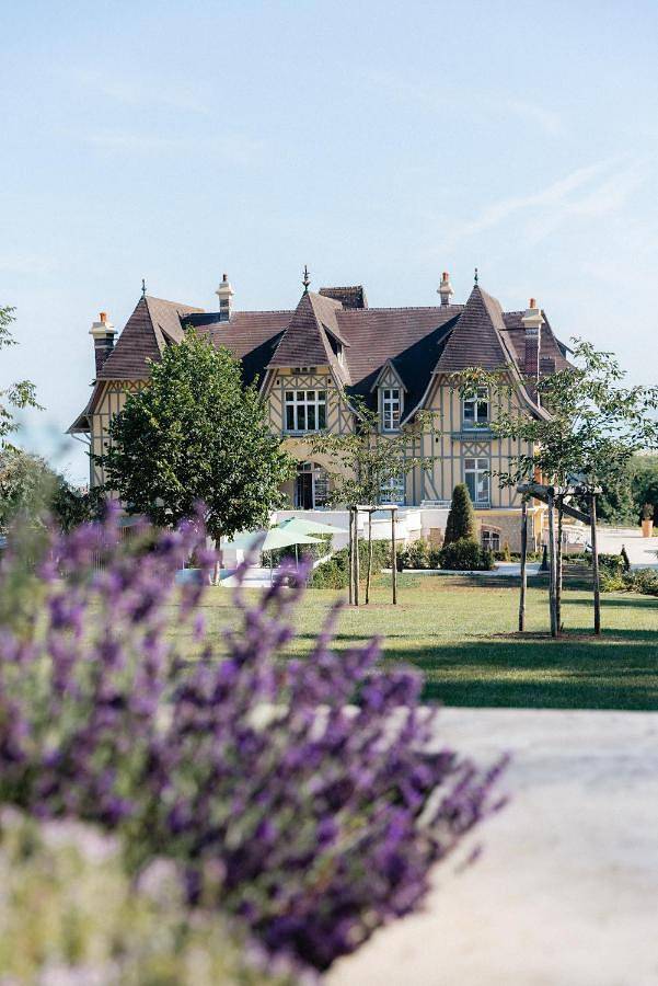 Hôtel pour 2 personnes, avec piscine et jardin ainsi que sauna et jacuzzi à Benerville-sur-Mer - 2