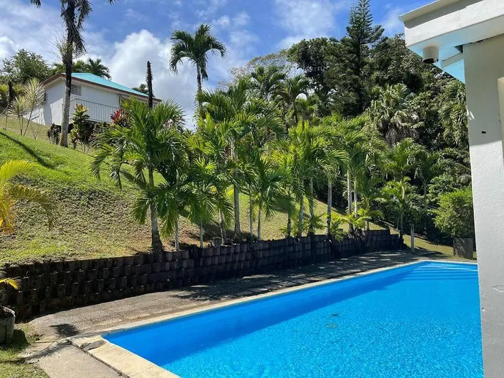 Maison de vacances pour 4 personnes, avec piscine et jardin ainsi que vue et terrasse - 1