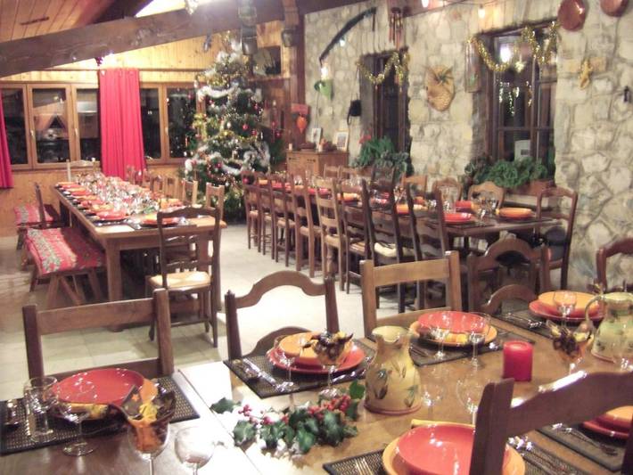 Gîte pour 10 personnes, avec jardin et vue ainsi que piscine et terrasse à Vif (Isère) - 2