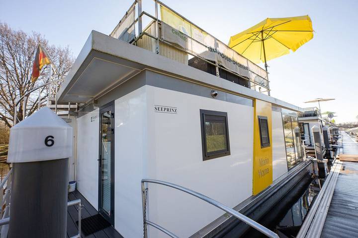 Ferienhaus für 4 Personen, mit Terrasse und Sauna sowie Seeblick in Bad Bederkesa