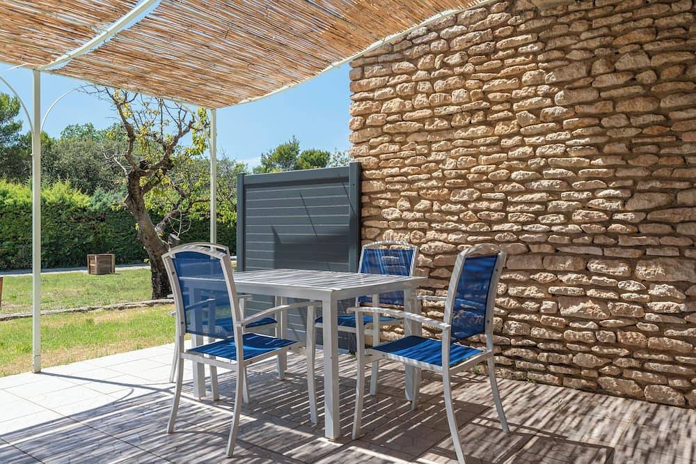 Ganze Wohnung, Provencal house with garden access in La Roque-sur-Pernes, Vaucluse