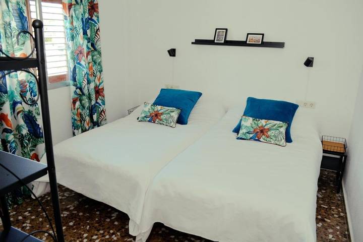 Gîte pour 13 personnes, avec jardin ainsi que vue et piscine, animaux acceptés à Chiva - 3
