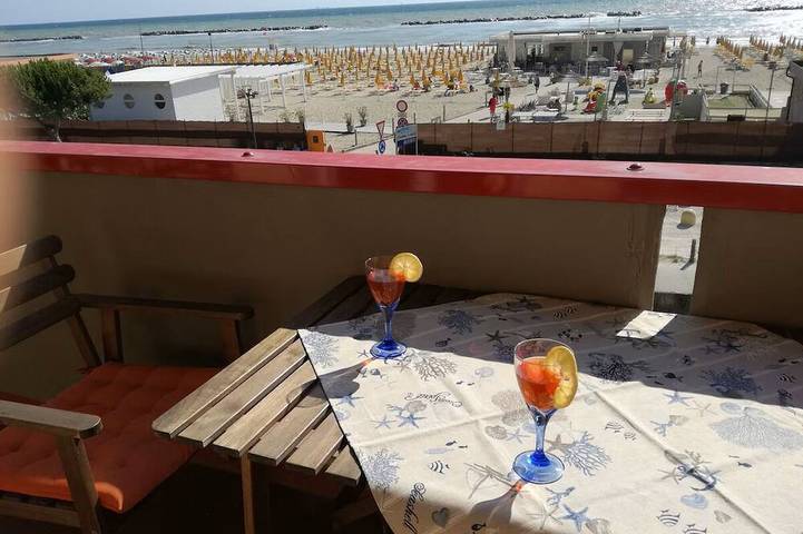Gîte pour 6 personnes, avec balcon à Lido Adriano