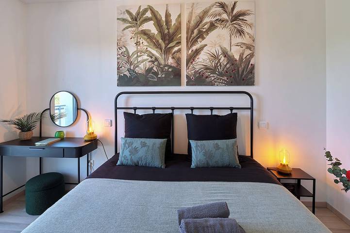 Entire apartment, Dans les étoiles - 2 bedroom with free parking near to the city center in Strasbourg, Strasbourg region