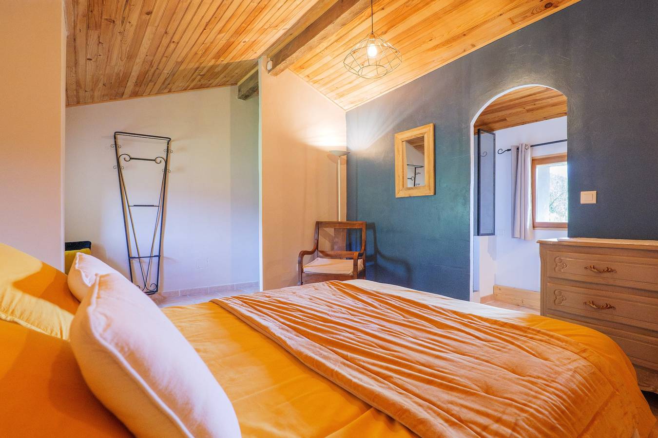Gastenkamer 'Les Terrasses de Collanges' met bergzicht en wifi, foto 14