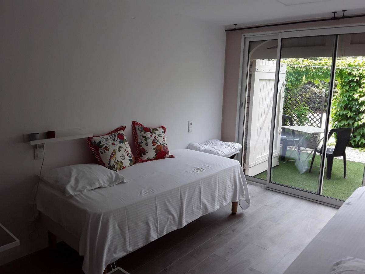 Double Room with Garden View in Roussillon, Parc naturel régional du Luberon