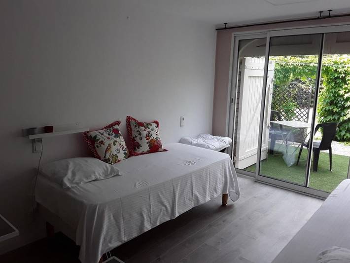 Chambre d’hôte pour 2 personnes, avec terrasse et piscine ainsi que vue et jardin à Roussillon - 4