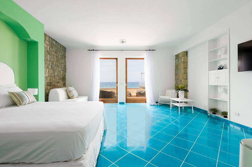 Enchanting villa on three levels with direct access to the sea and view of Capri in Massa Lubrense, Sorrento Coast