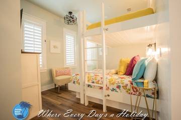 Vacation House for 12 Guests in Gulf Resort Beach, Emerald Coast, Picture 3