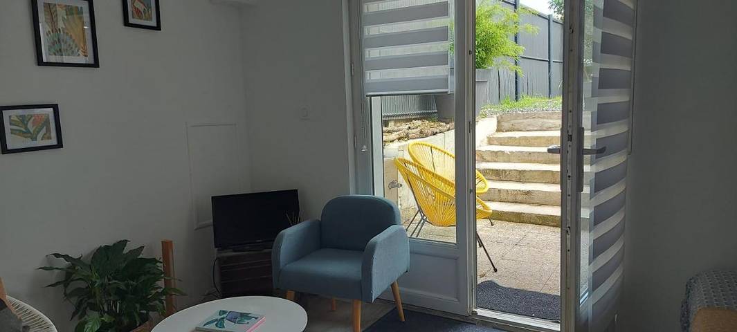 Gîte pour 2 personnes, avec Terrasse à Écouflant