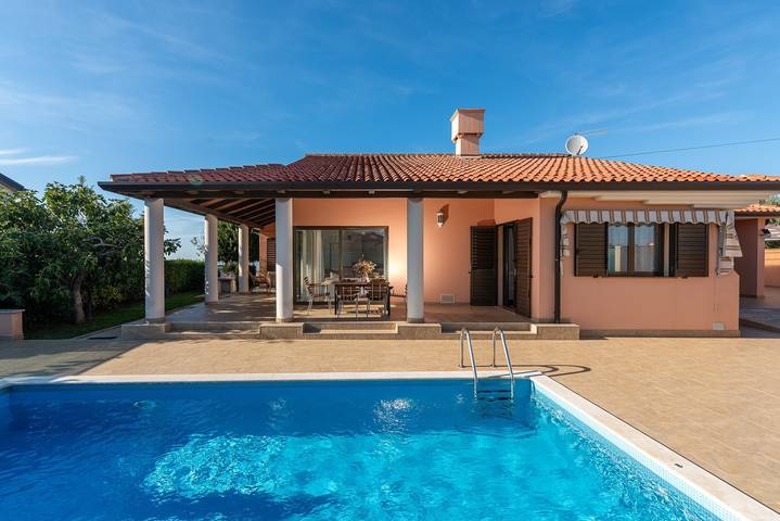 Villa für 7 Personen, mit Garten und Pool, mit Haustier in Umag und Umgebung