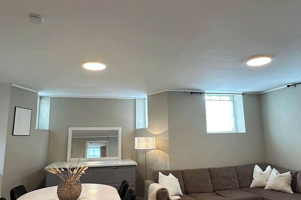 Ganze Wohnung, Central Haugesund Apt w/ Free Parking & Fast Wifi in Haugesund