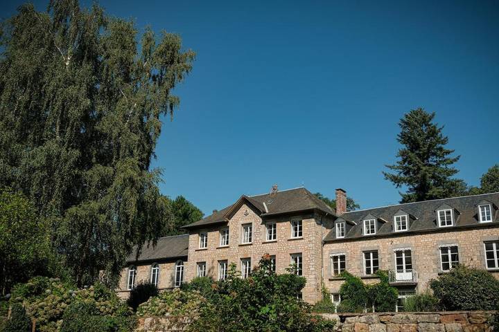Location de vacances pour 6 personnes, avec piscine ainsi que jardin et jacuzzi à Juvigny-sous-Andaine