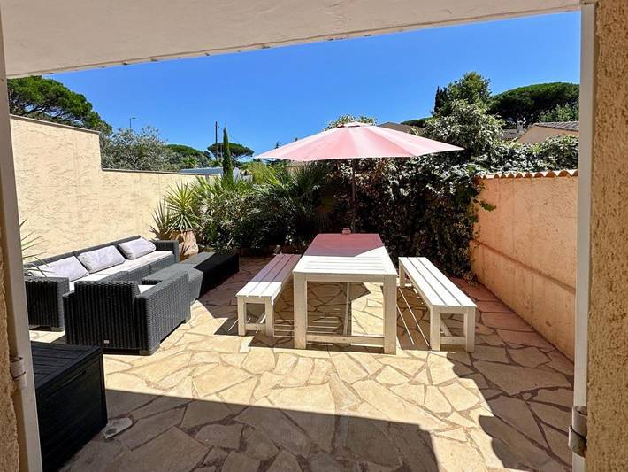 Gîte pour 3 personnes, avec terrasse dans Plage de la Bouillabaisse - 2